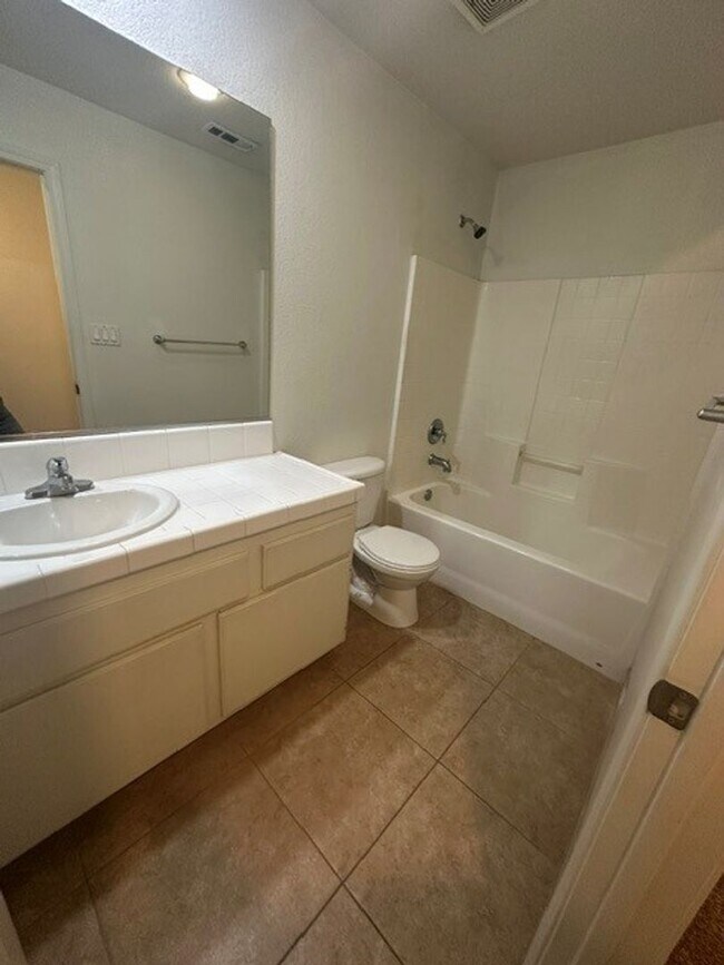 Photo - Nice four bed, two bath home in Northwest!!