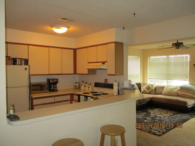 Photo - 5000 Thatcher Way