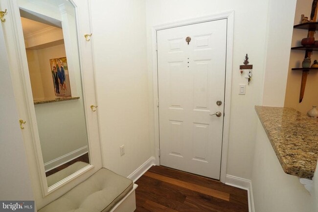 Photo - 2111 Ganton Green Unidad E108