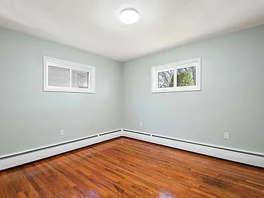 Photo - 111 W Pettebone St