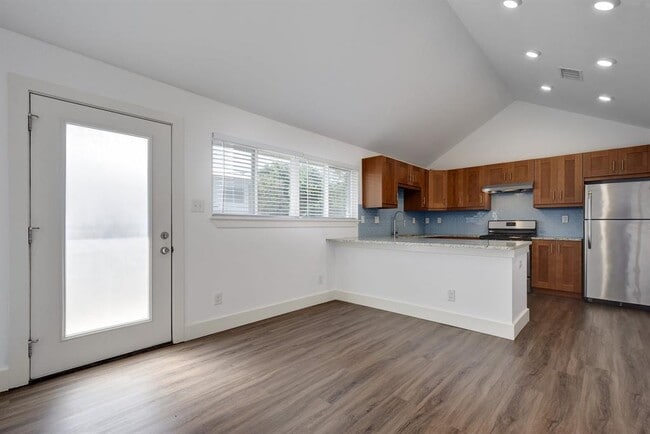 Building Photo - 1311 E 52nd St Unit 3 Rental