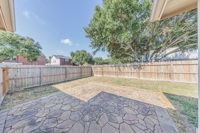 Photo - 6503 Warfield Ln