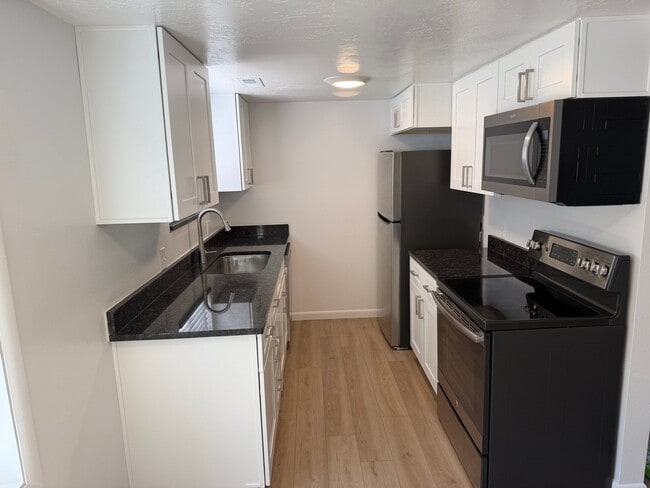 Photo - 599 W 1925 N St Unit 1