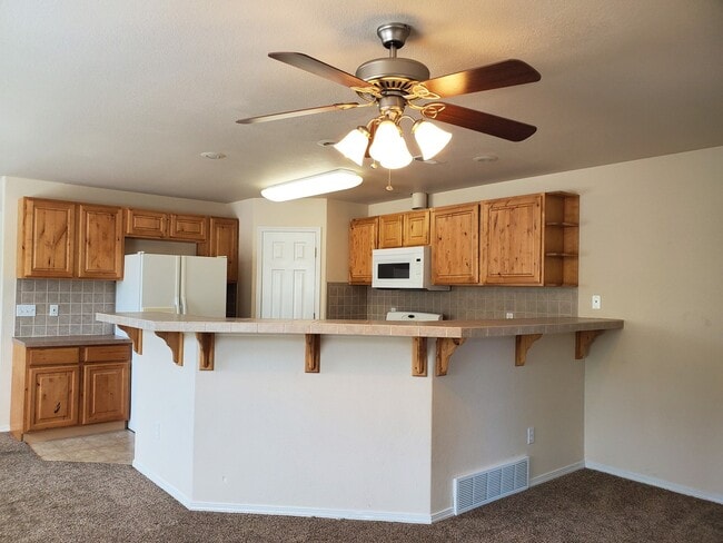 Photo - 3 Bedroom Duplex Near Downtown Available!