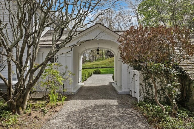 Photo - 213 Baldwin Rd