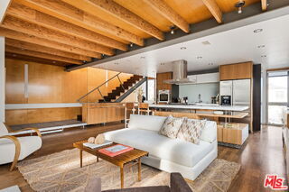 Photo - 724 Superba Ave