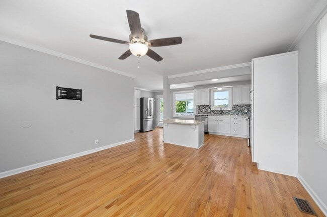 Photo - 4151 Chapel Hill Rd