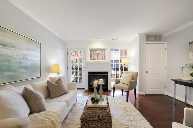 Photo - 6932 Fairfax Dr Unit 202