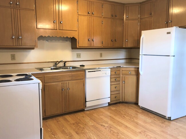 Photo - 322 Pawling St Apartments Unit 1
