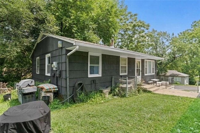 Photo - 2204 S Cedar Ave