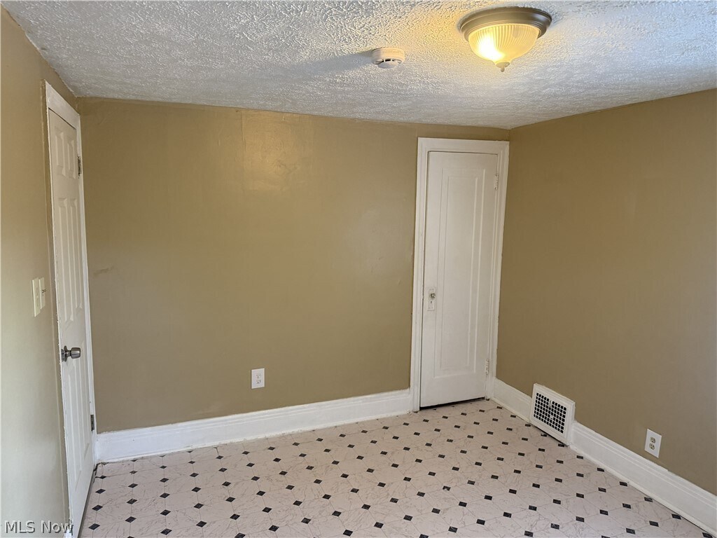 Photo - 1500 Sweitzer Ave