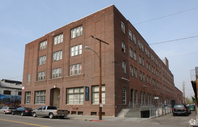 Photo - 923 E 3rd St