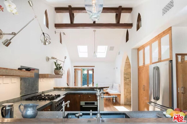 Photo - 8978 Wonderland Ave