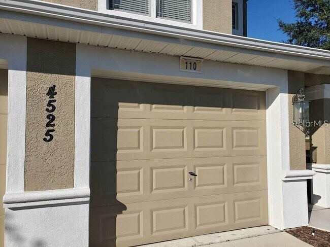 Photo - 4525 SW 52nd Cir Unit 110