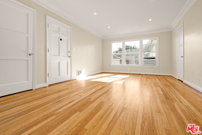 Building Photo - 405-404 Shirley Pl Unit 3/4 Rental