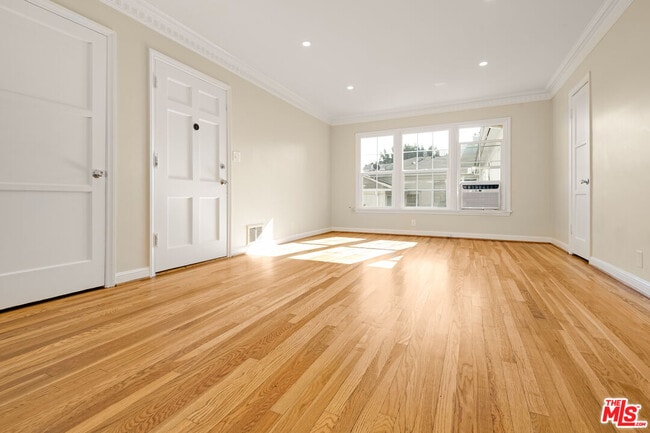 Building Photo - 405-404 Shirley Pl Unit 3/4 Rental