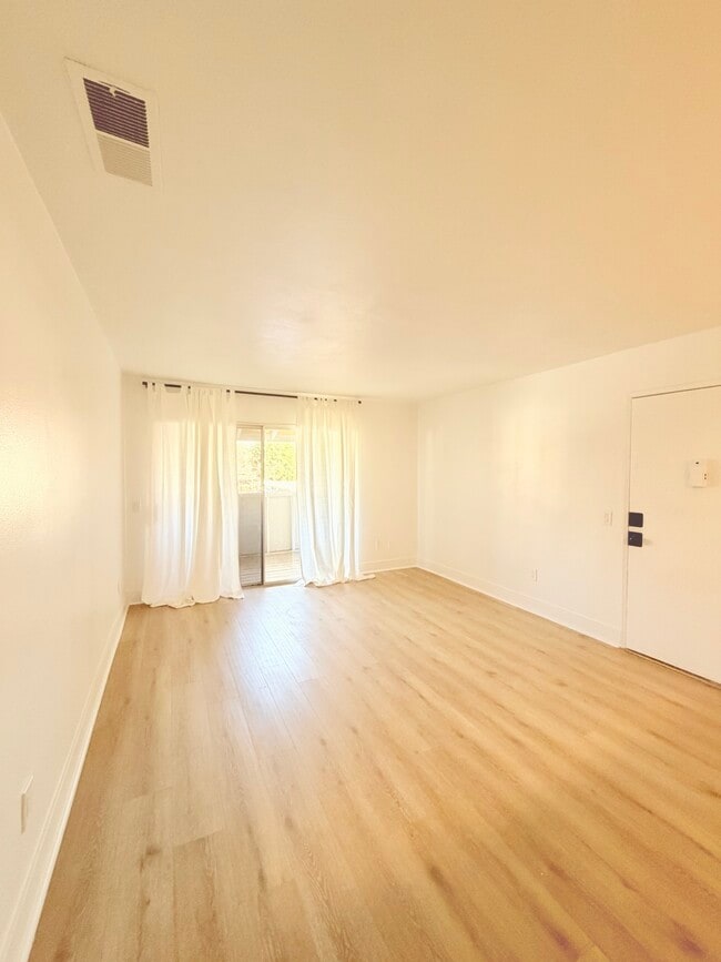 Building Photo - 26200 Redlands Blvd Unit 134