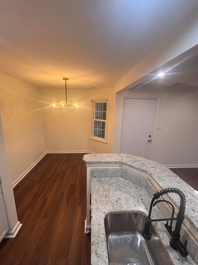 Photo - 6911 Victoria Dr Unit E