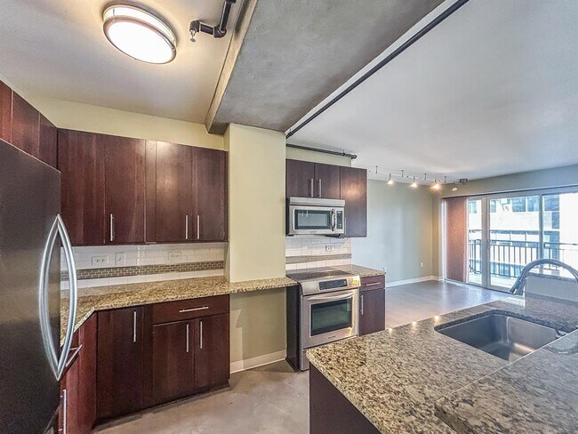 Photo - 800 Brazos St Unit 1006