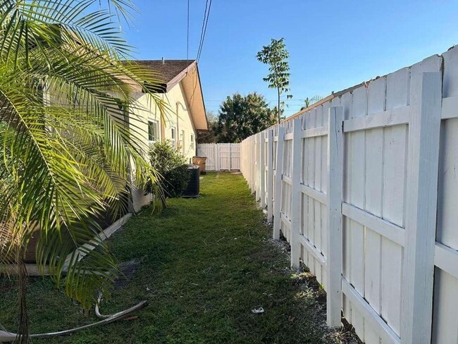 Photo - 3291 SW 4th St