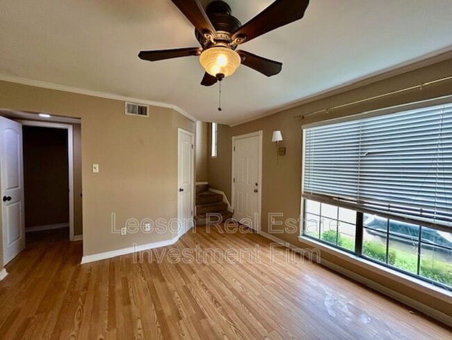 Photo - 150 Chimney Stone Way