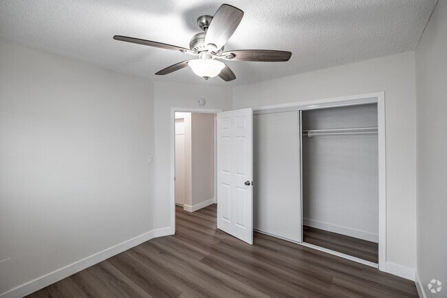 2BR, 1BA - 750SF - Second Bedroom