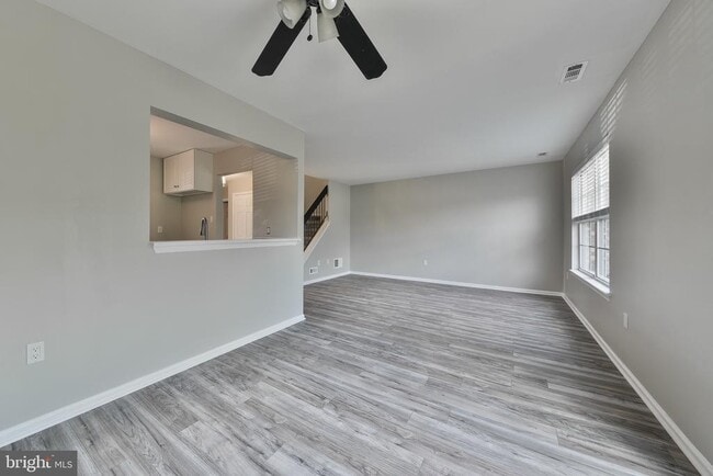 Photo - 35 Nutmeg Pl