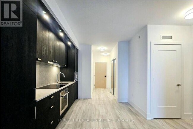 Photo - 10 Inn On The Pk Dr Unit 1707