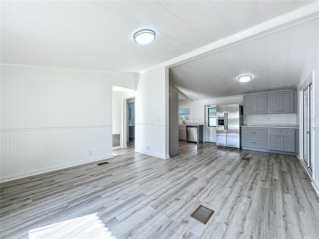 Photo - 140 Orangewood Dr