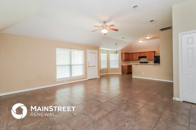 Photo - 129 Currie Ct