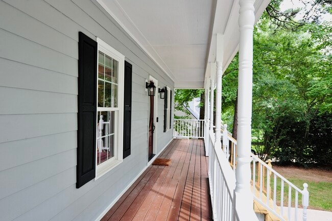 Photo - 962 Saint Catherines Dr