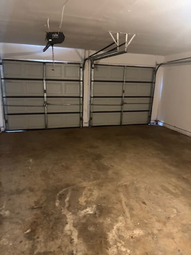 Photo - VERY NICE HOME IN THE RIDGECREST AREA. PETS NEGOTIABLE WITH OWNERS APPROVAL