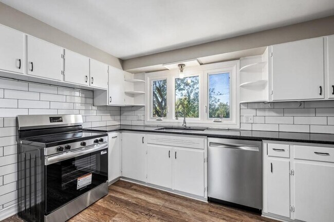 Photo - 326 Springville Ave Unit Upper