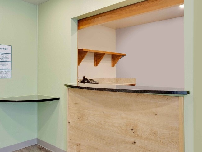 Photo - Furnished Studio-Mobile - I-65