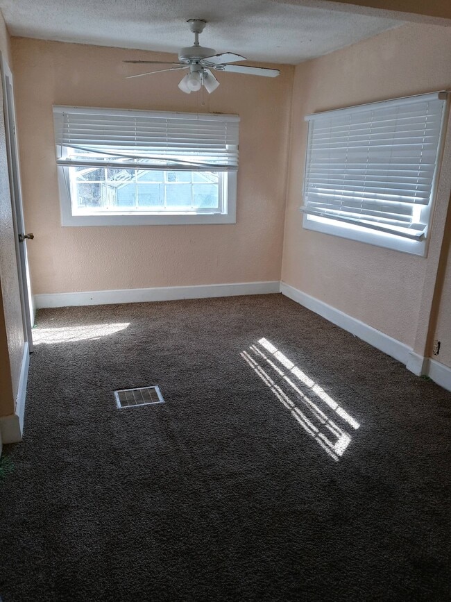 Master Bedroom - 3806 E 40th St Unit 3806 E 40th St