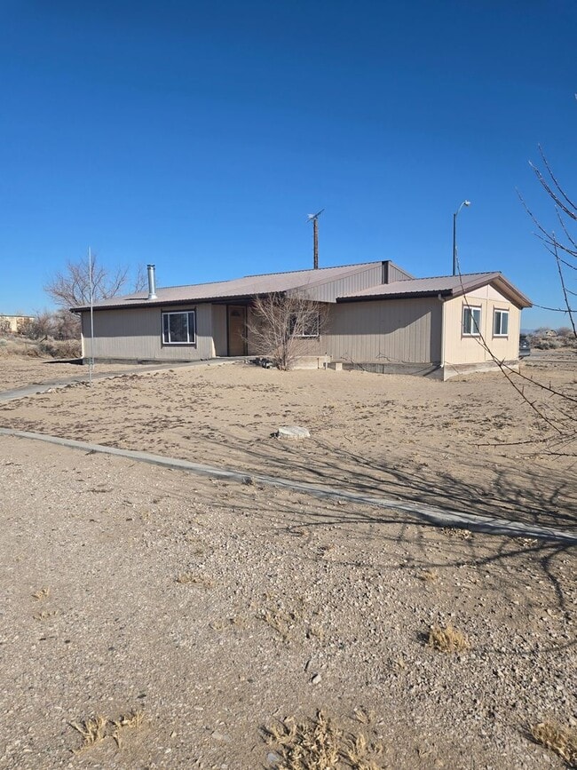 Building Photo - Home for rent in Fallon on 10 acres
