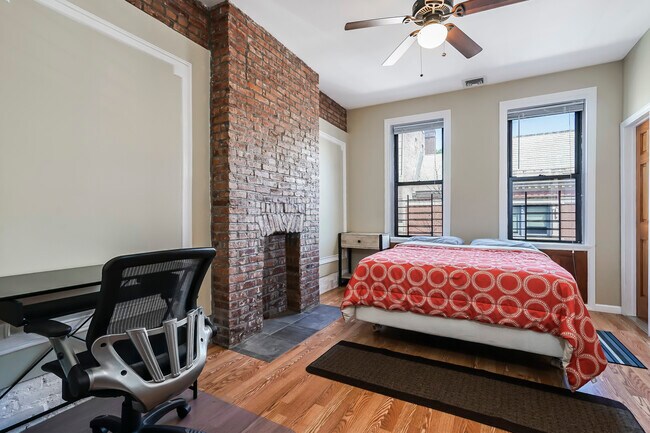 Front bedroom 1 - 366 Lewis Ave Unit 2nd Floor