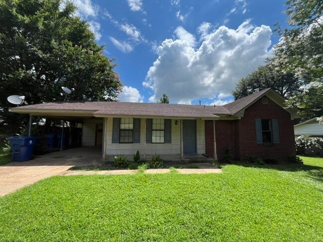 Building Photo - Renovated 3 Bedroom 1.5 Bath Home for Rent!!