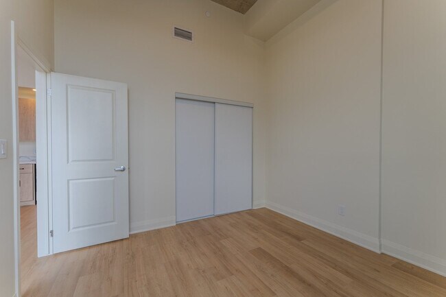 Photo - 11 Robert St Unit 204