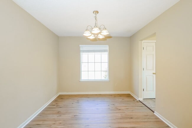 Photo - 6929 Country Walk Dr