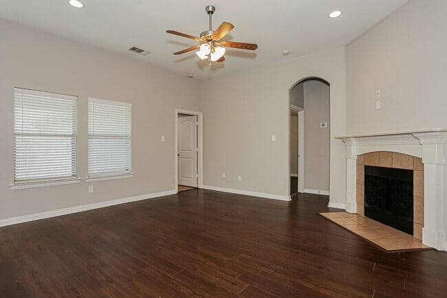 Photo - 311 Galloping Hill Rd