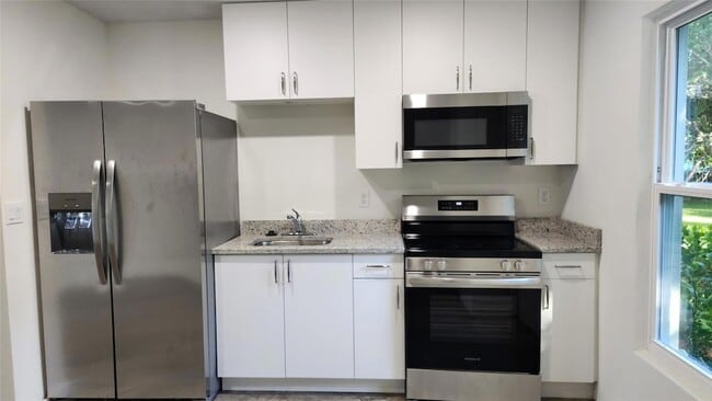 Photo - 2703 Avenue G Ave Unidad B Rental