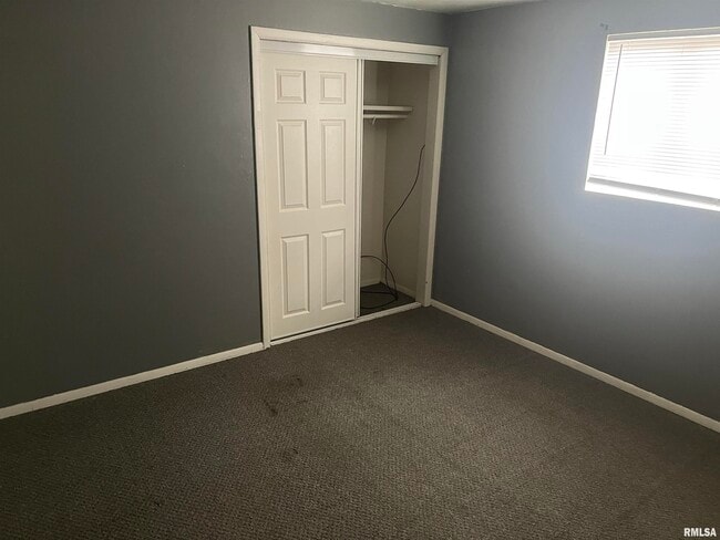 Photo - 227 W Elm St