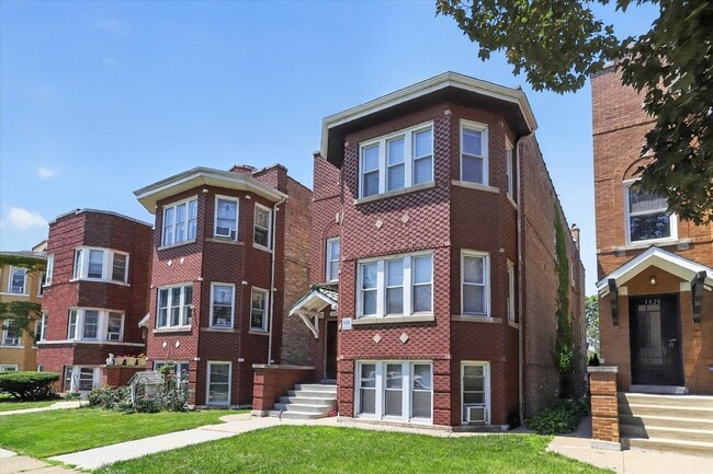 Photo - 1822 Gunderson Ave