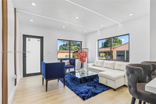 Photo - 1040 NW 35th St Unidad 1040