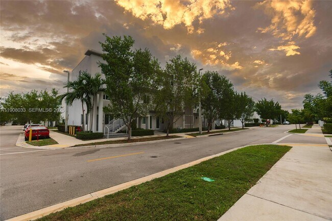 Photo - 6401 NW 103rd Pl Unidad 301