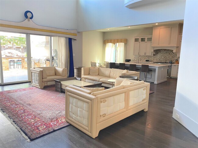 Photo - 4642 Devon St