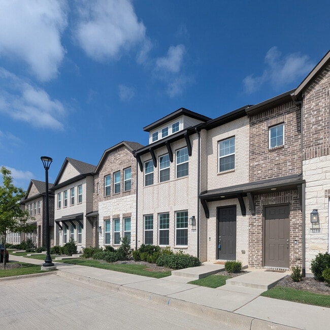 Front of Townhomes - 2257 Adena Springs Dr