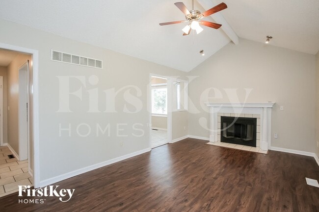 Photo - 8033 N Everton Ave