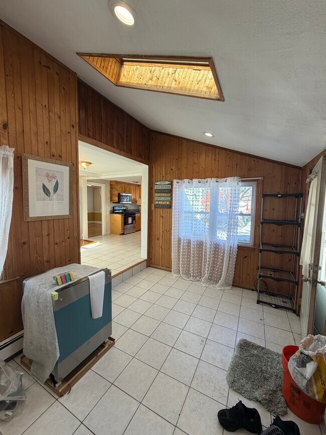 Photo - 632 W Roxbury Pkwy